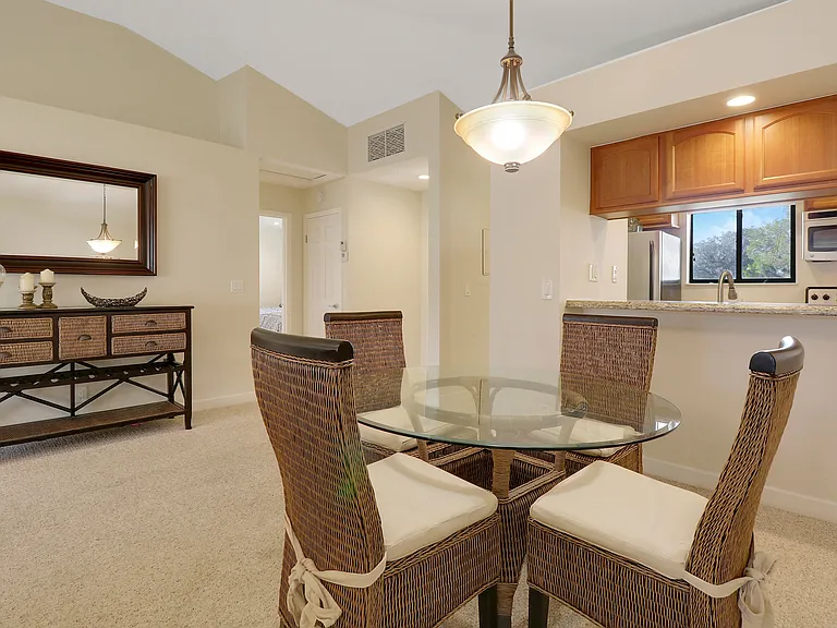 706 Club Dr — Photo 7