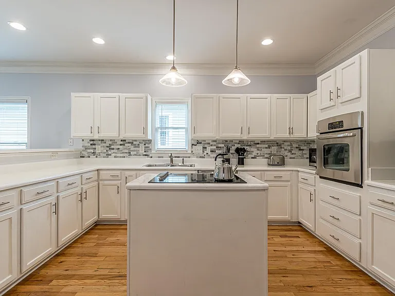 1912 E Farris Ave — Photo 12