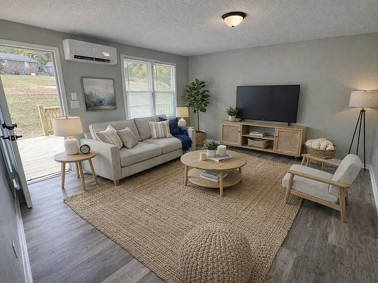 111 Bintage Rd — Photo 6