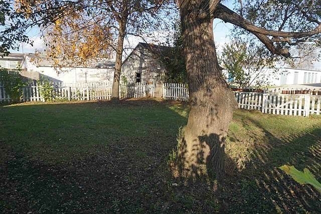 2nd image of 507 S Vine St