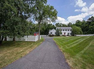 3 Taramar Ln, Washingtonville, NY 10992