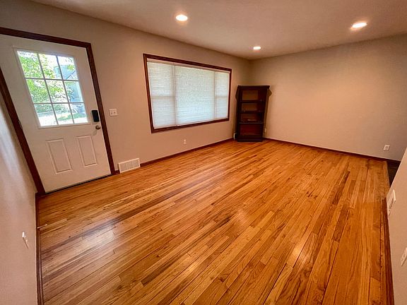 2nd image of 7722 Hascall St