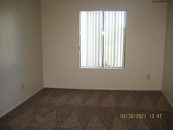 5th image of 2052 N Bush St #300