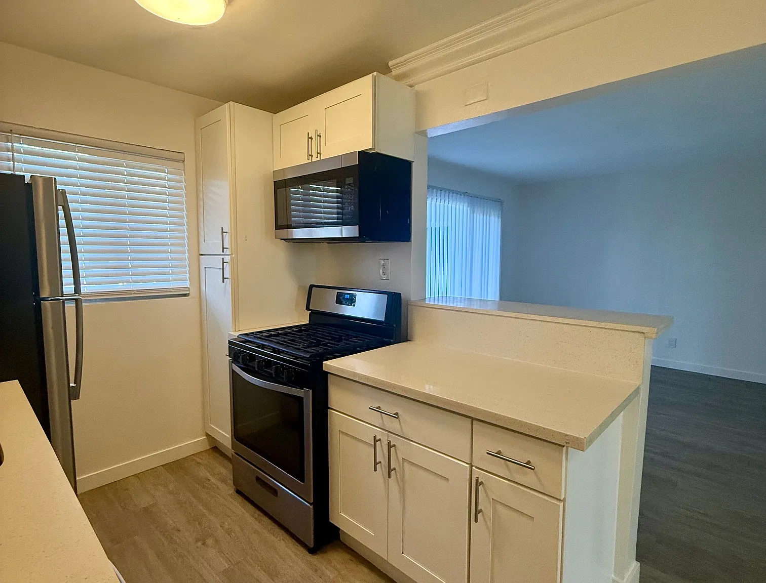 1 bed, 750 sqft, $2,400 — Photo 4
