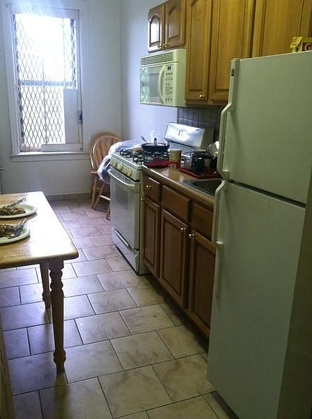 2nd image of 215 Senator St APT D5