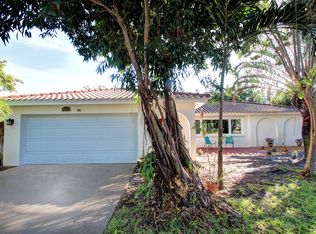 9805 Oak St NE, Saint Petersburg, FL 33702