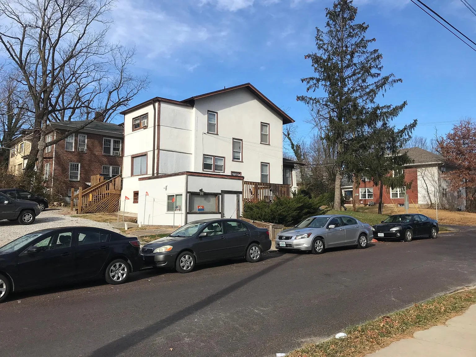 8 bed, 3.5 bath, 3380 sqft, $6,200 — Photo 2