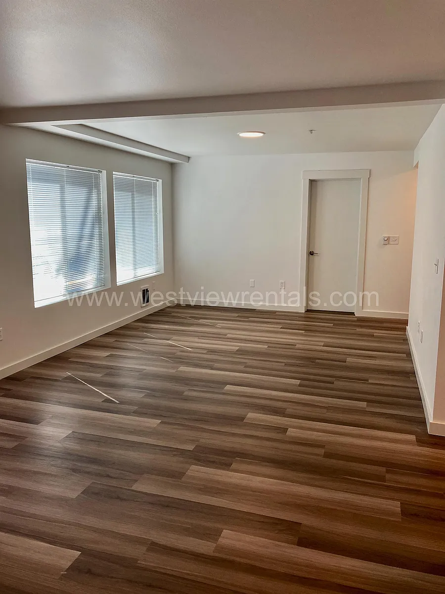 Building Photo - 524 32nd St #101