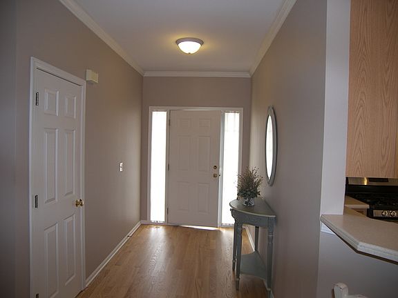 4th image of 448 Oak Grove Cir