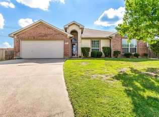 1025 Andrew St, Burleson, TX 76028