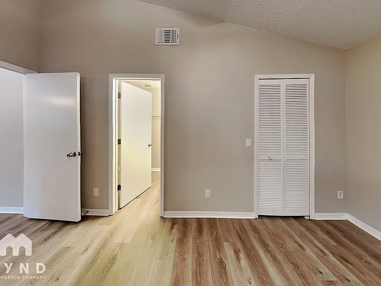 915 River Wind Ave — Photo 8