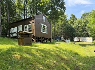 32 Navaho Ln, Heath, MA 01346
