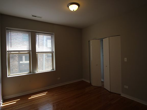 3rd image of 4740 N Malden St Floor 3