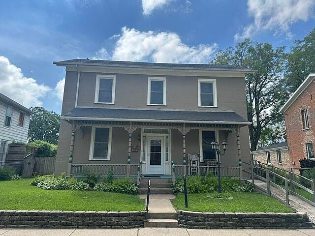 1st image of 608 E 6th St
