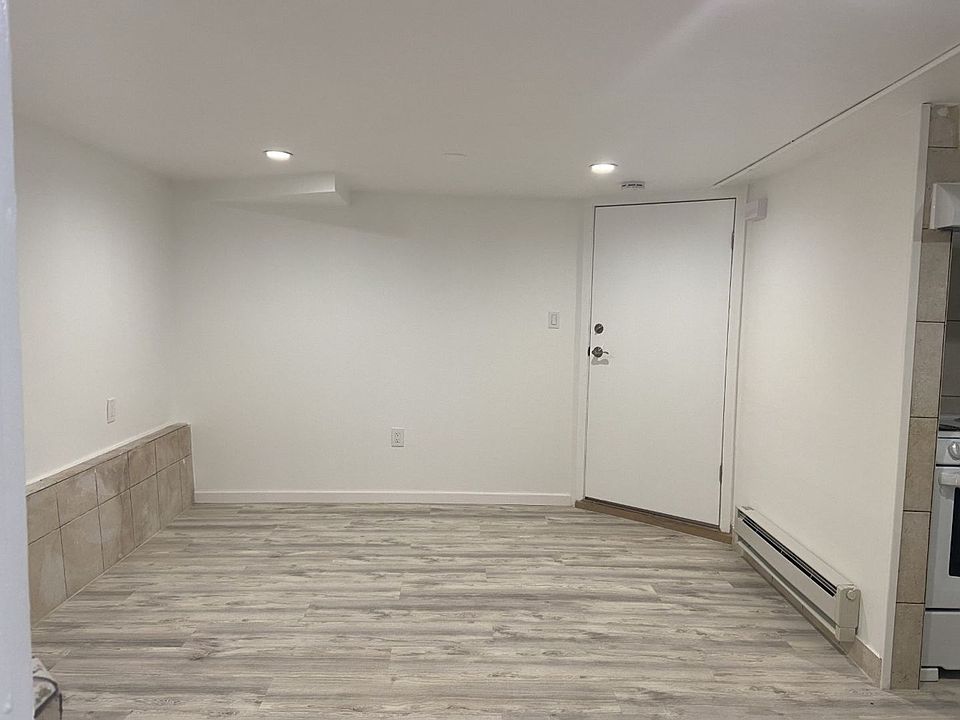 1st image of 538 Crocker Ave