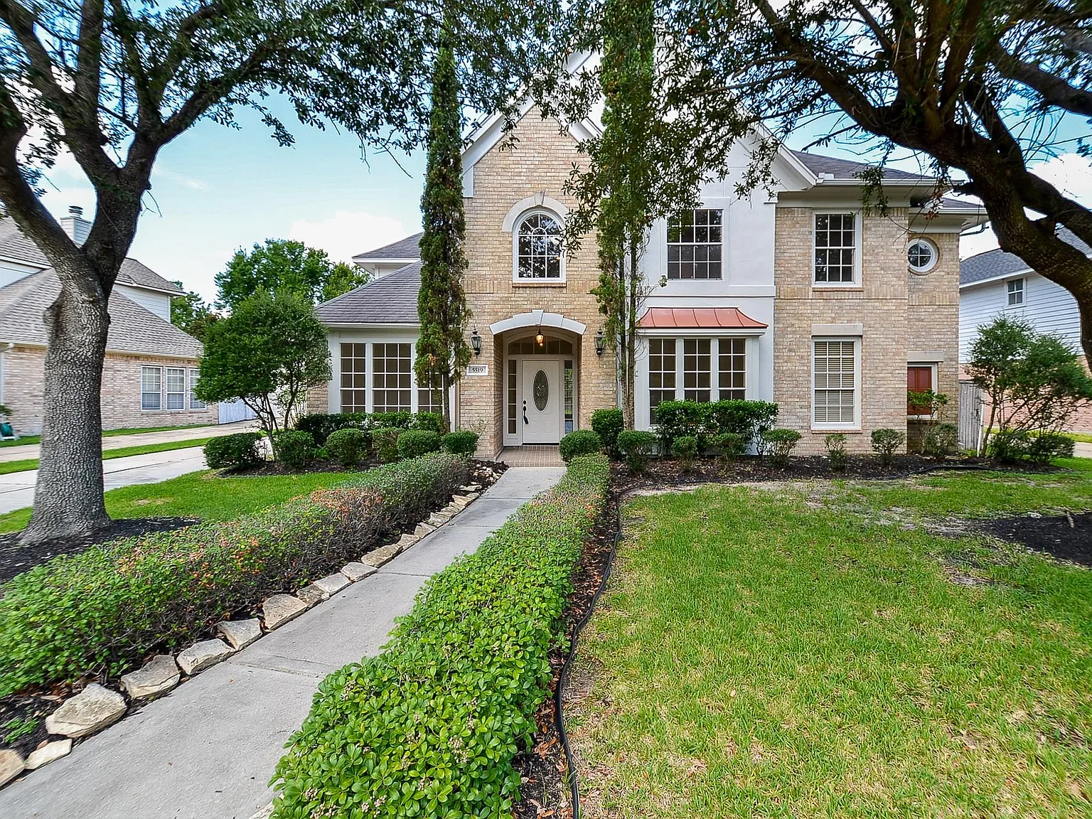 4 bed, 3.5 bath, 3650 sqft, $3,300 — Photo 1