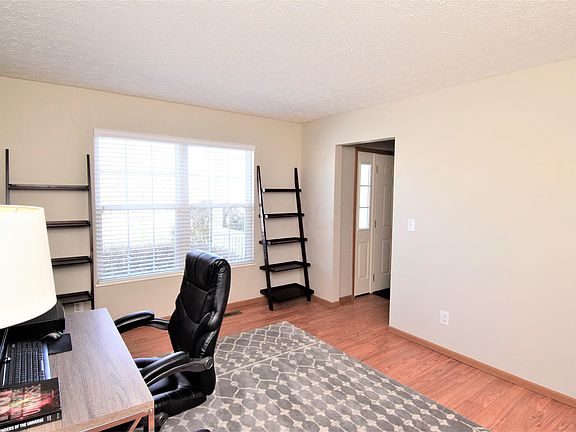 5th image of 431 Kingston Cir