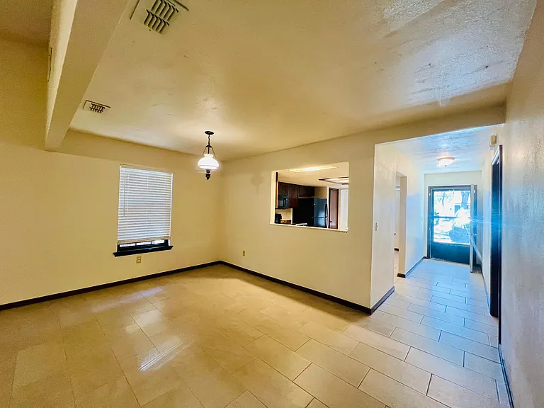 35115 Whispering Oaks Blvd — Photo 5