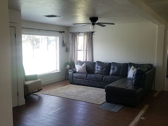 4th image of 701 E Lons St