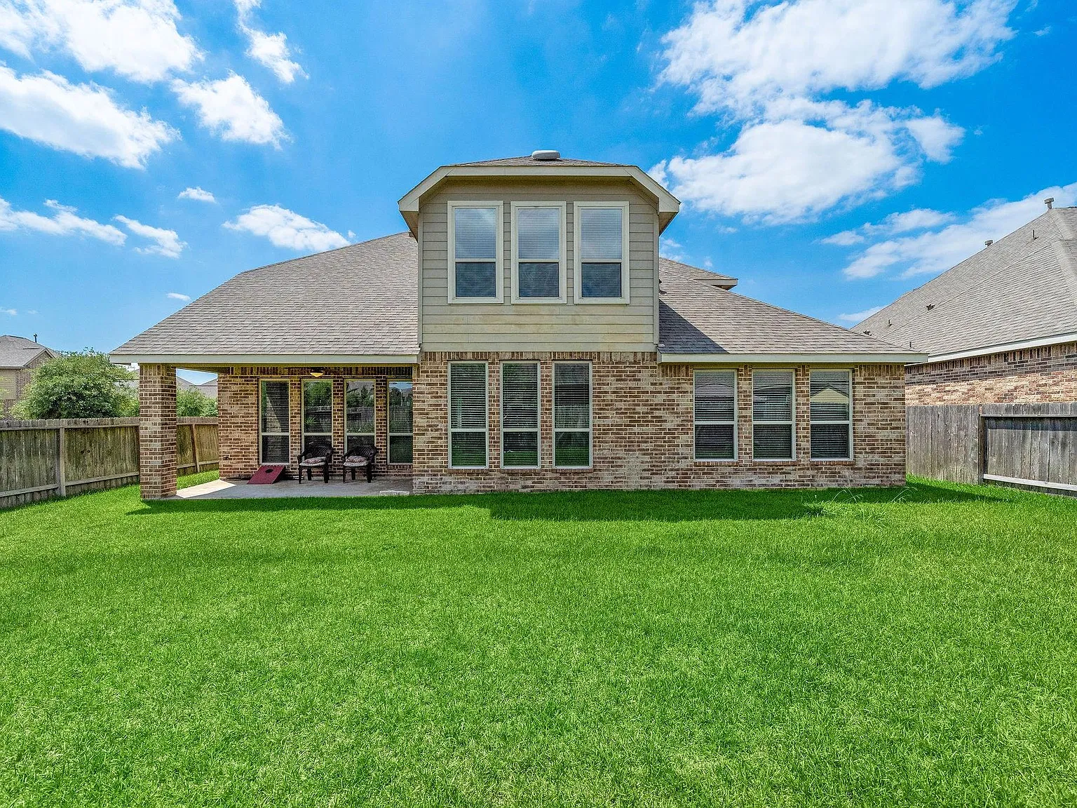 4 bed, 3.5 bath, 3528 sqft, $3,100 — Photo 3