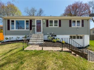 20 Daniel Rd, West Haven, CT 06516