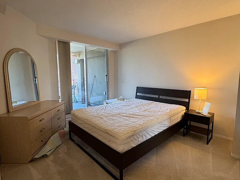 5615 Hampton Pl #402 — Photo 8