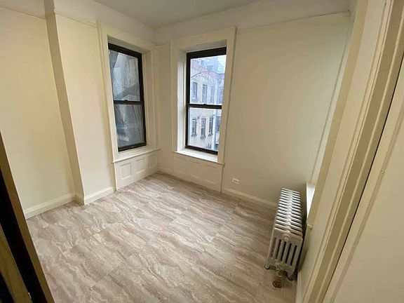 3rd image of 173 Henry St APT 4A