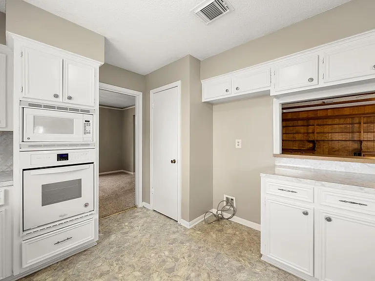 5923 Pebble Springs Dr — Photo 14