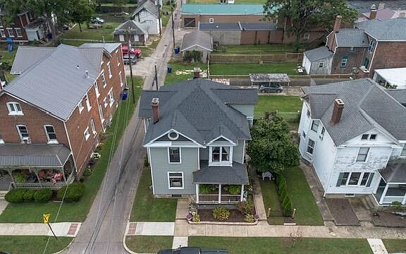 5th image of 24 E 7th St