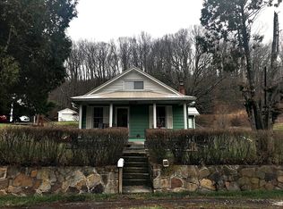 5079 Abbs Valley Rd, Bluefield, VA 24605