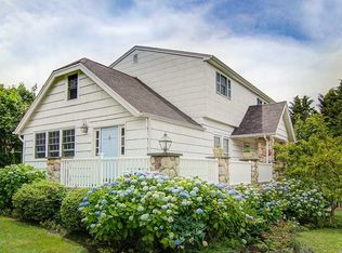 33 Landing Rd, Huntington, NY 11743