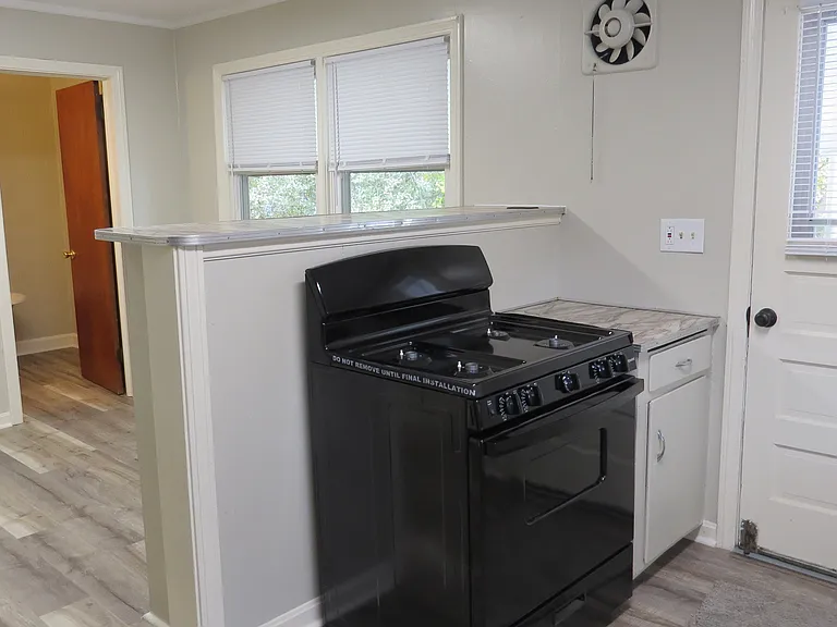 293 Tenney Ave — Photo 18