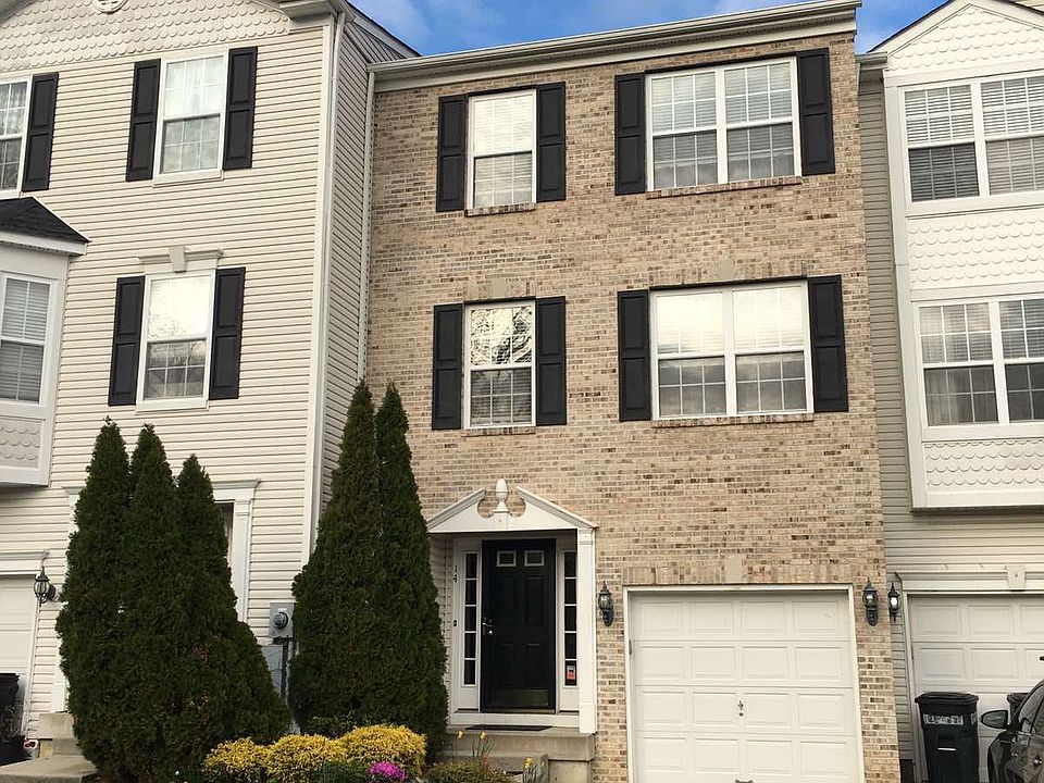 1st image of 14 Nicole Ct
