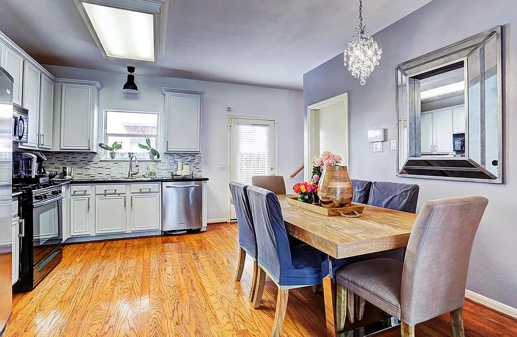 2 bed, 2.0 bath, 1350 sqft, $2,200 — Photo 4
