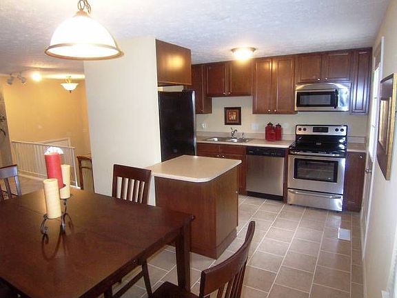 3rd image of 1358 Karahill Dr