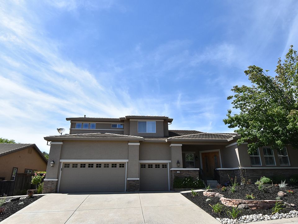 1st image of 2548 Clubhouse Dr W