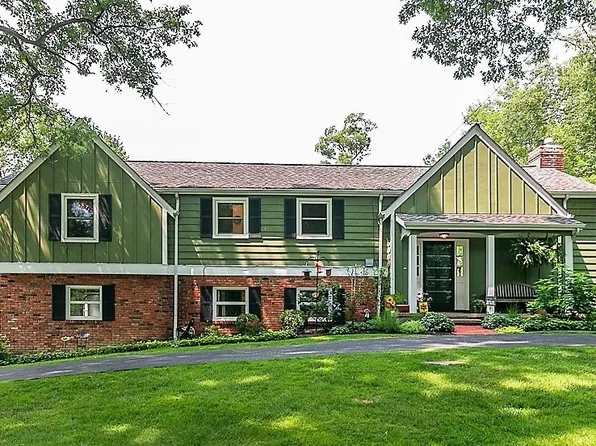 2976 Edgewood Rd, Pepper Pike, OH 44124