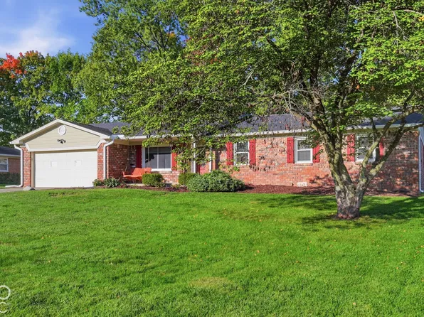 36 Lansdowne Ln, Carmel, IN 46033