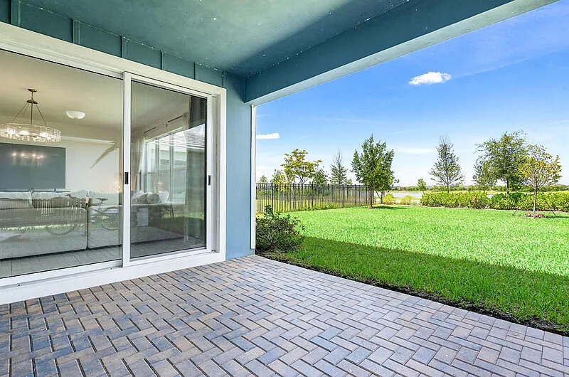5 bed, 4.0 bath, 3024 sqft, $4,799 — Photo 2