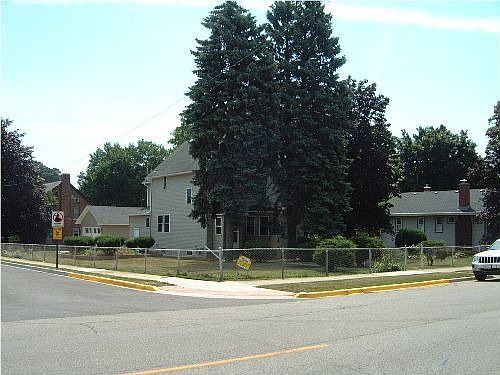 Huge corner lot 169x108 on North Side