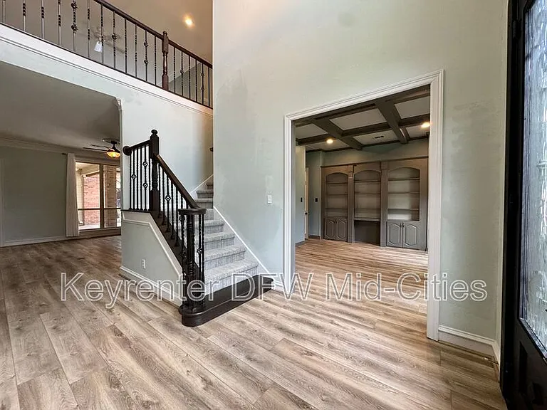 2417 Creekside Cir S — Photo 3