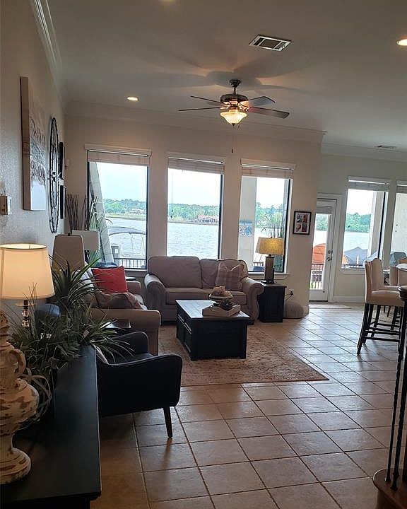 1st image of 14809 Marina Dr