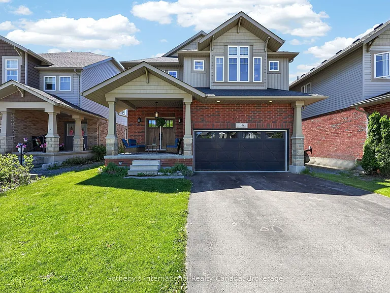 36 Kayla Cres — Photo 3