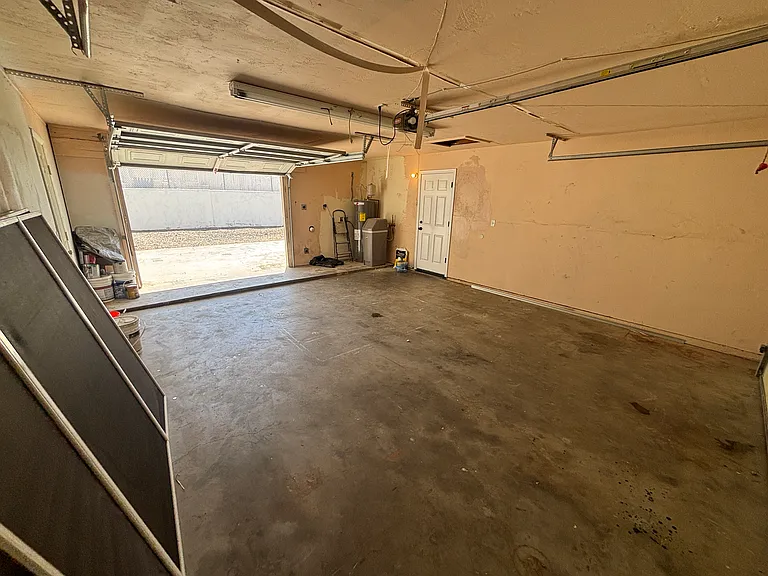 814 Chalon Ln — Photo 16