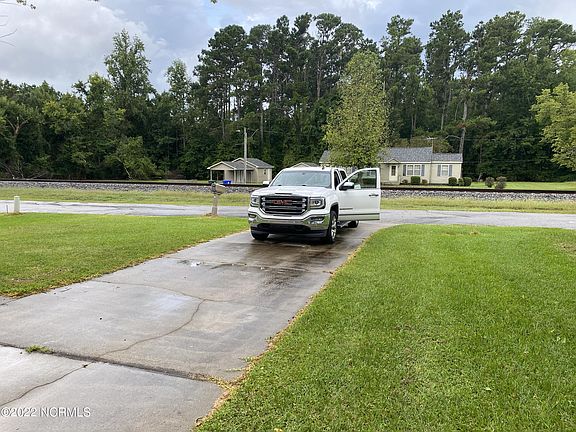 3rd image of 3396 E Railroad Blvd