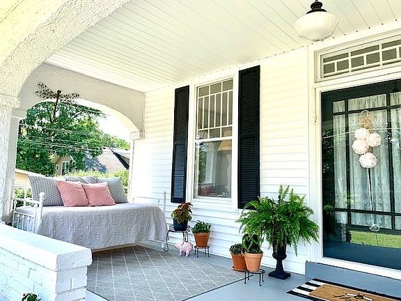 2nd image of 303 Gordon St