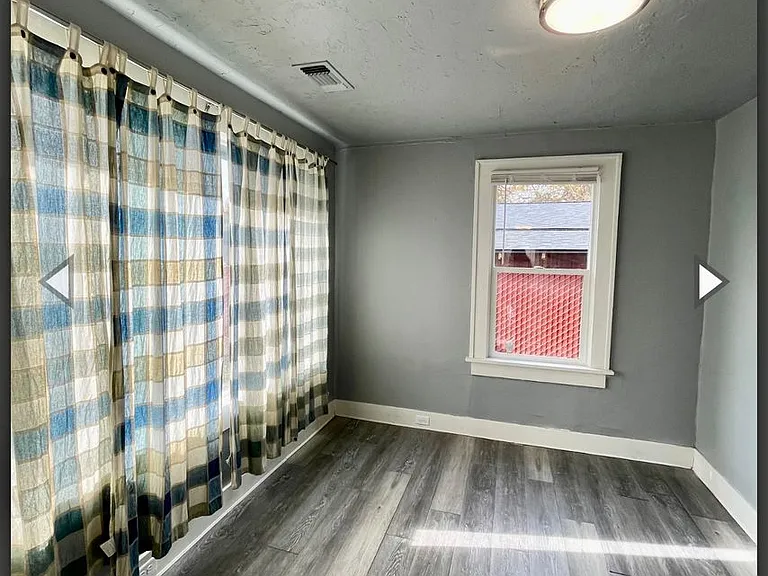 2409 Applegate Ave — Photo 10