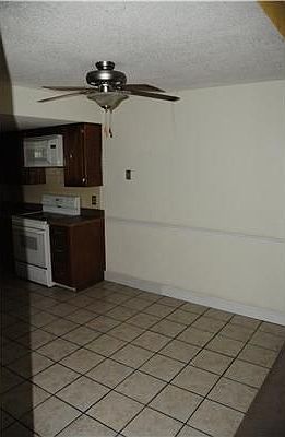 4th image of 2718 W Gum St