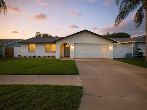 11206 Golden Ridge Dr, Seminole, FL 33772