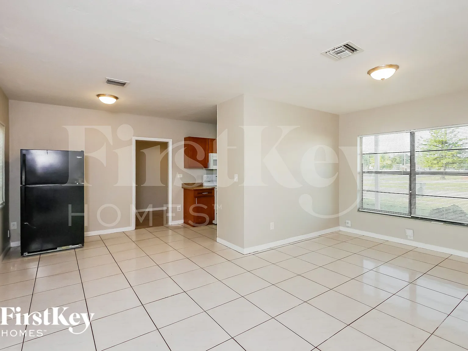 3 bed, 2.0 bath, 1325 sqft, $2,650 — Photo 3